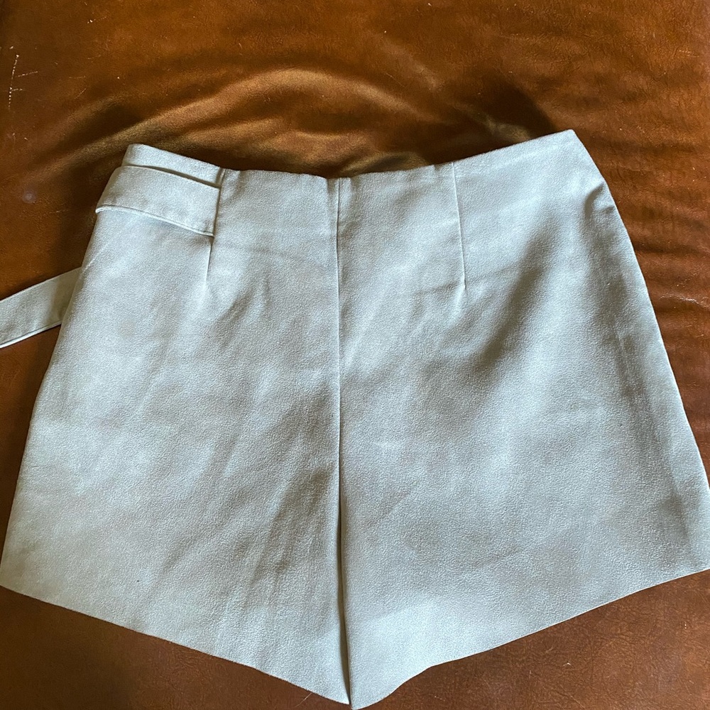 skort - Picture 3 of 3